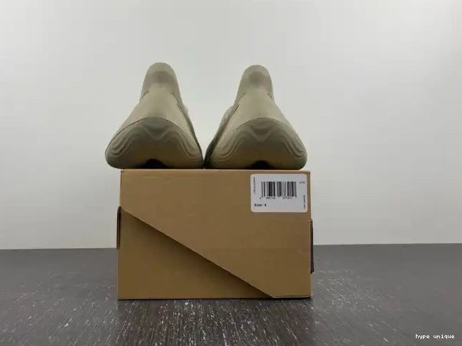 hype RNR Stone Yeezy Adidas Salt Foam GV6840 0606